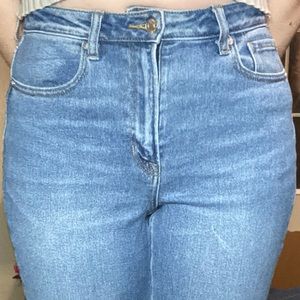 Medium washed mom jeans